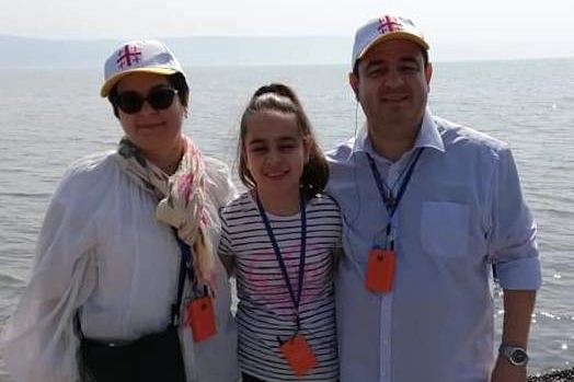 Padre Mihai David con la moglie Claudia e la figlia Maria Cristina