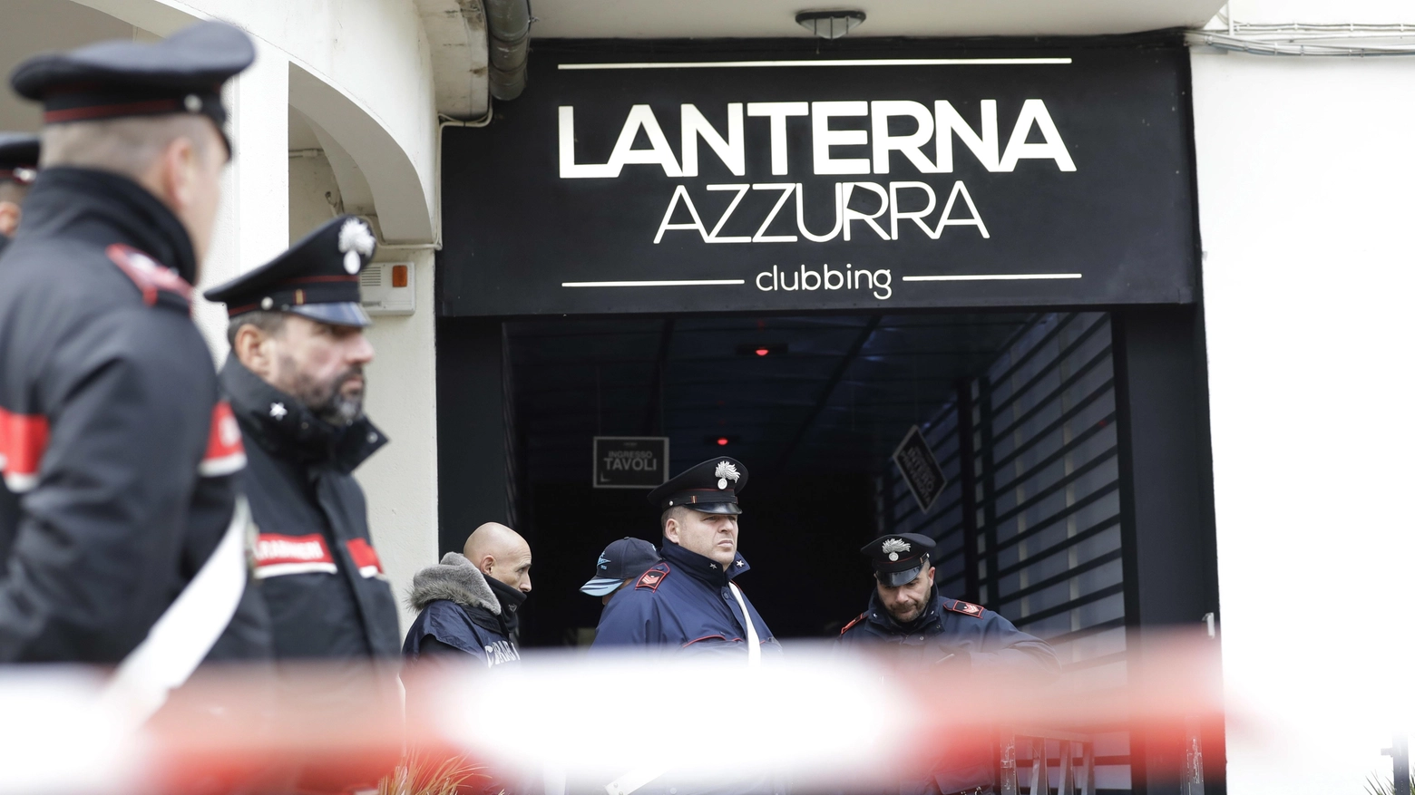 Sei morti alla discoteca Lanterna Azzurra di Corinaldo (Ancona)