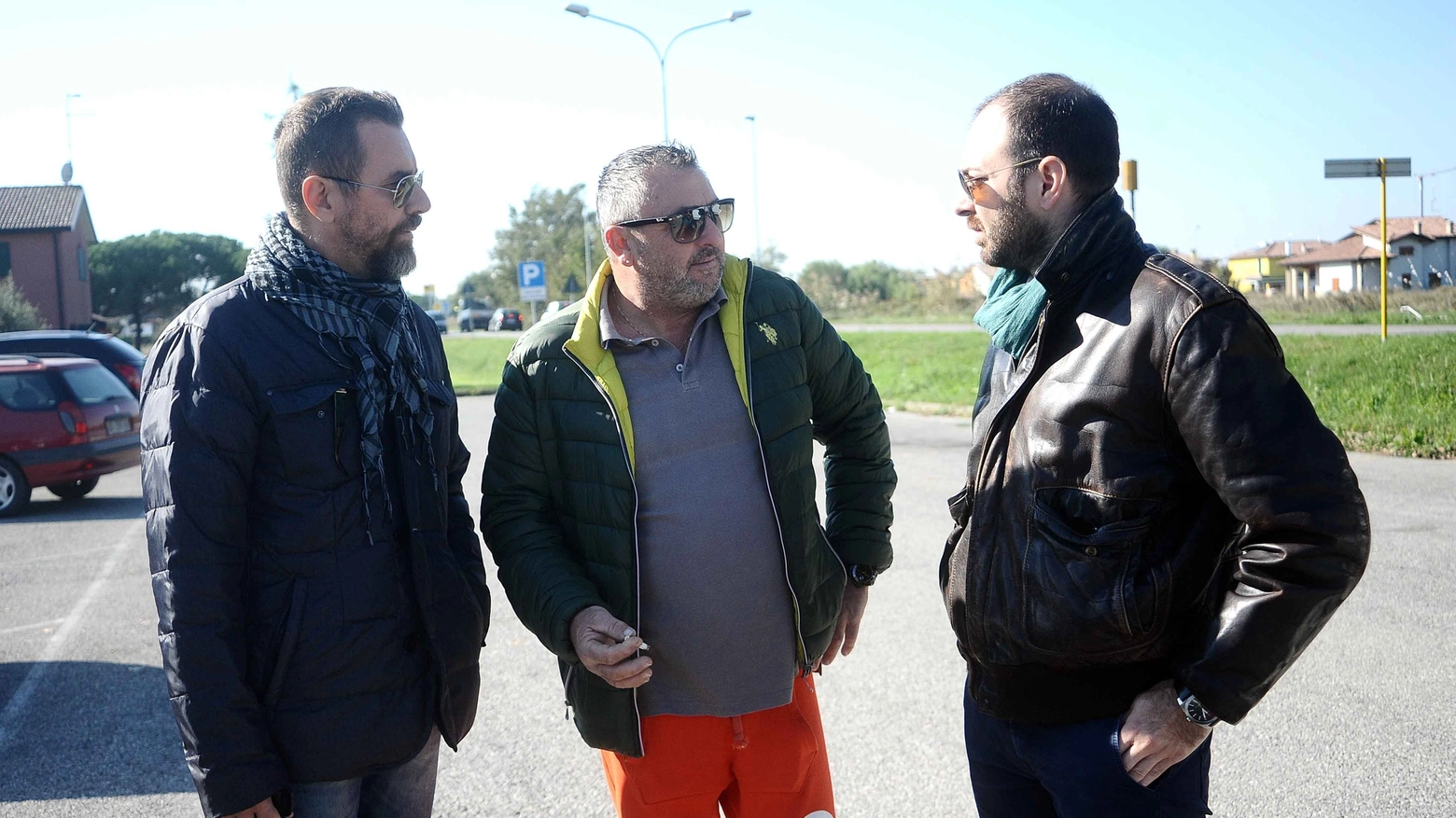 Goro (Ferrara), l'investigatore Davide Tuzzi con l'avvocato Simone Bianchi e Luca, fratello di Willy