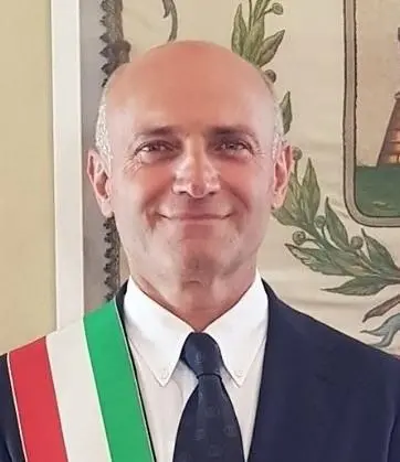 Raid vandalico al chiosco del parco Amarcord "Gesto incivile verso un luogo amato da tutti"