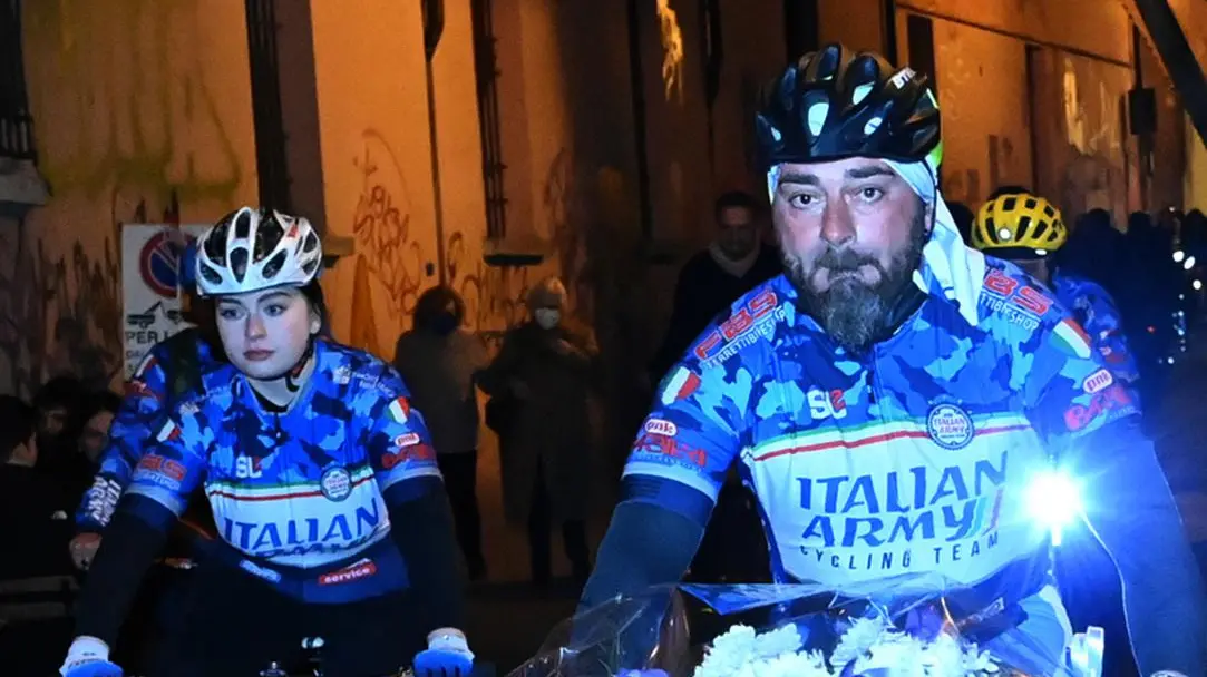 Omicidio Marco Biagi, staffetta in bici dalla stazione a via Valdonica per non dimenticare