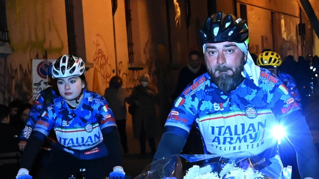 Omicidio Marco Biagi, staffetta in bici dalla stazione a via Valdonica per non dimenticare
