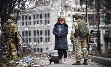Ucraina news, Putin: "Massacro di Bucha un fake". A Mariupol oltre 21mila civili uccisi