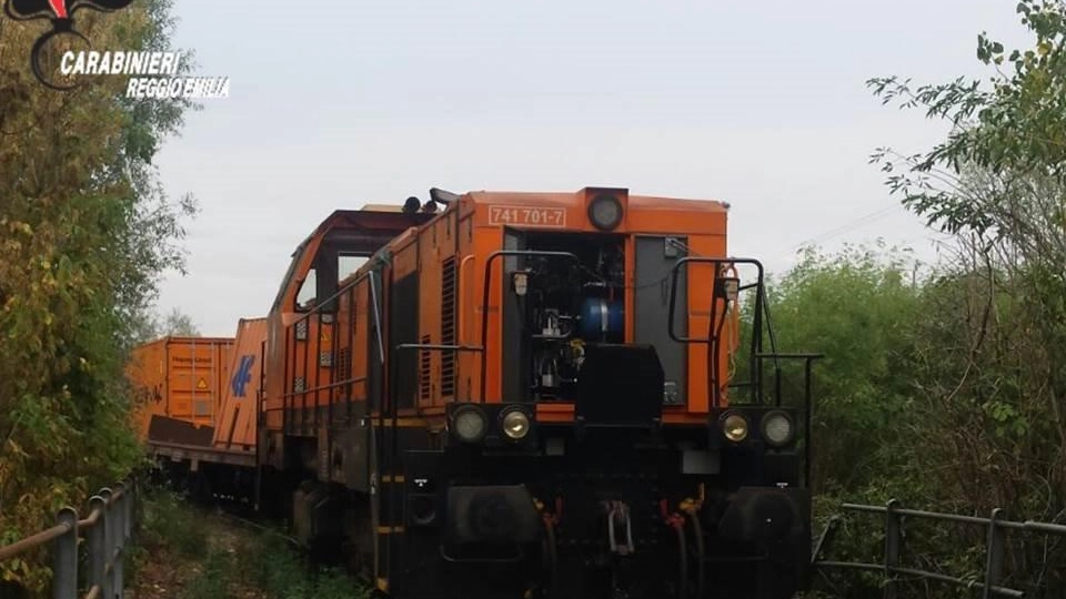 Rubiera,il treno merci deragliato (Foto carabinieri)