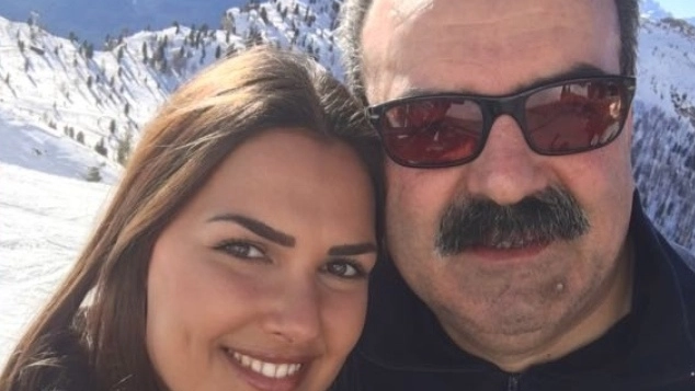 Cristina Cesari, morta sugli sci a soli 25 anni, in uno scatto con il padre Carlo