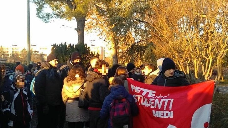 Bologna, i ragazzi del Serpieri in sciopero
