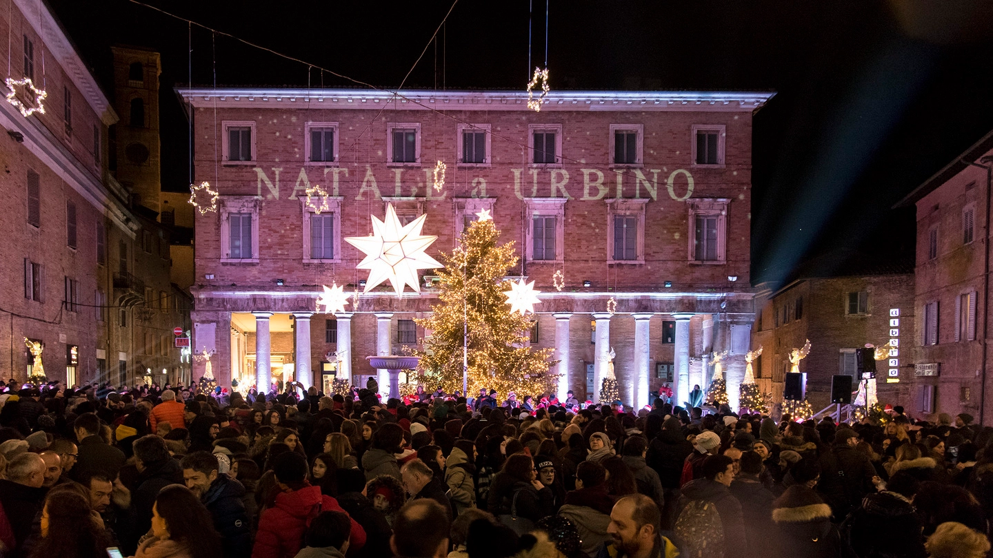 Festa in piazza della Repubblica a Urbino