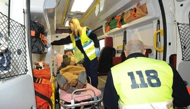 Aggressione al Pronto soccorso del Maggiore di Bologna, l’infermiere pestato: "Pugni in faccia all’improvviso"