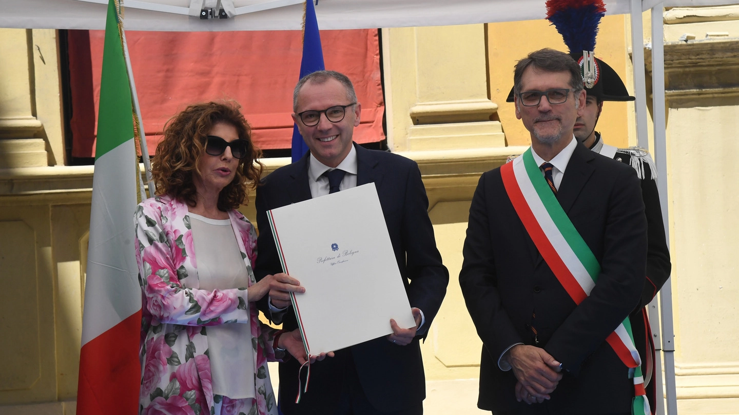 Il prefetto Impresa, il CEO di Lamborghini Stefano Domenicali e il sindaco Merola