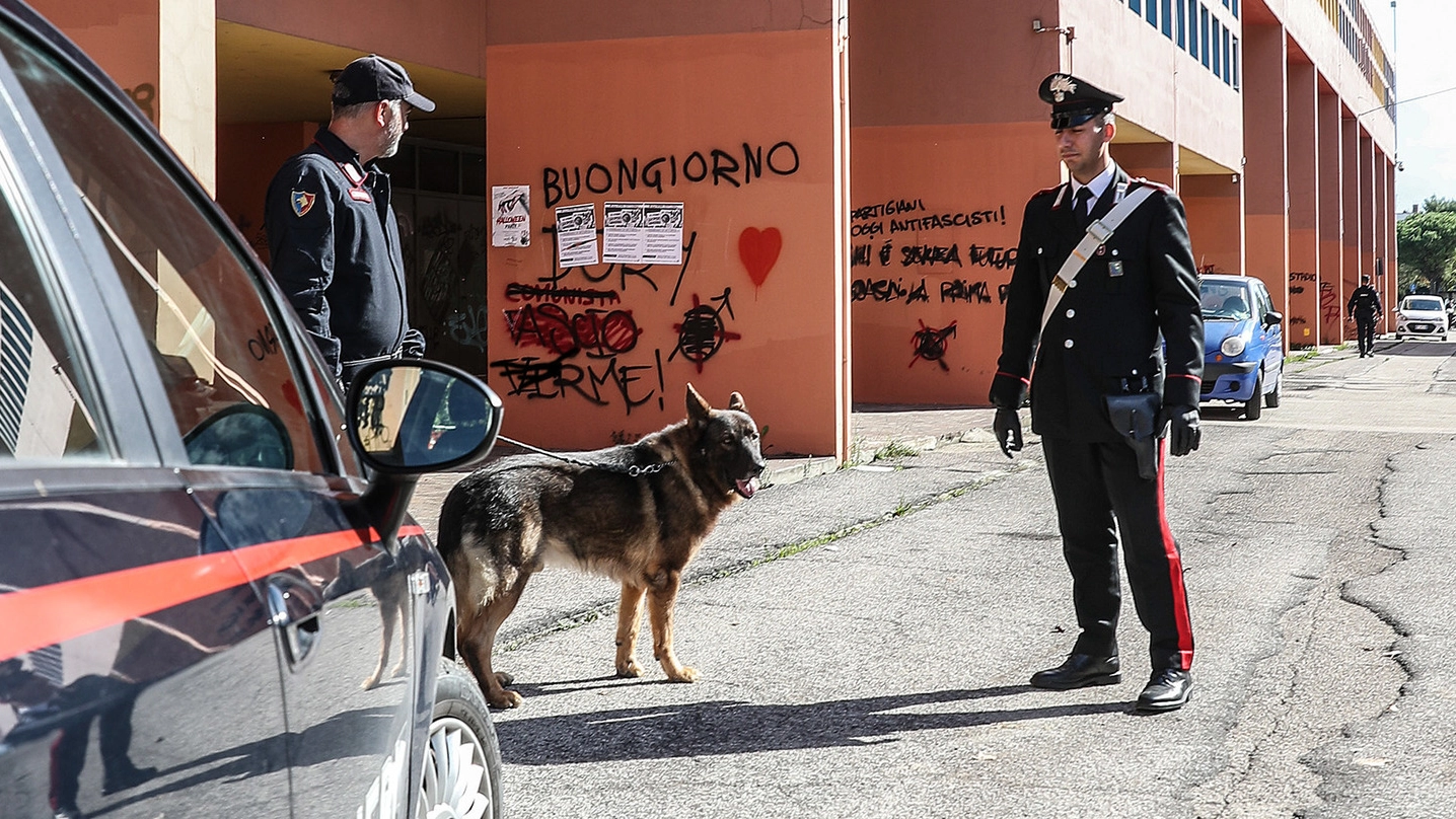 L’Arma dei carabinieri con i cani antidroga al Campus scolatico (Fotoprint)