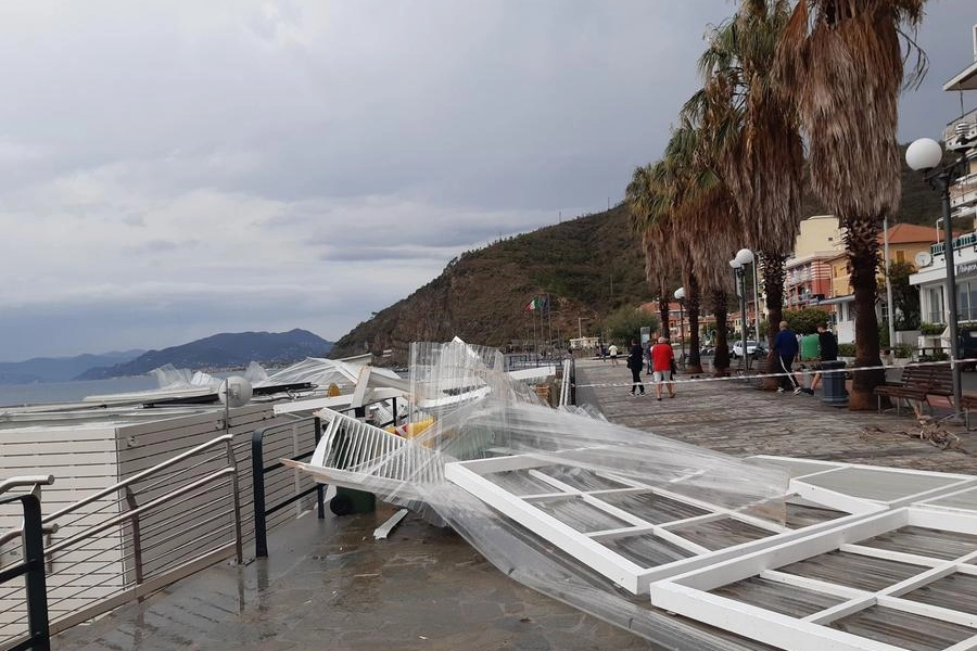 Tromba d'aria a Sestri Levante, Liguria (foto Valentina Ghio/Facebook)