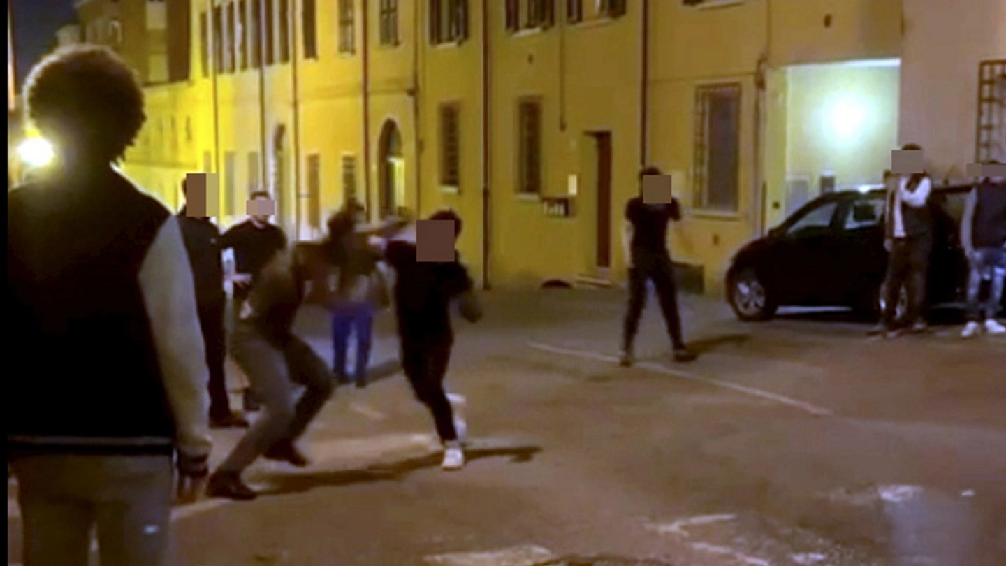 Boxe clandestina a Cesena, un frame del video