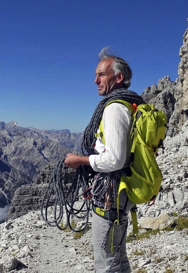 Cortina, Diego Zanesco precipita dalla Tofana di Rozes in ‘free solo’. Era la guida alpina di Oliver Stone