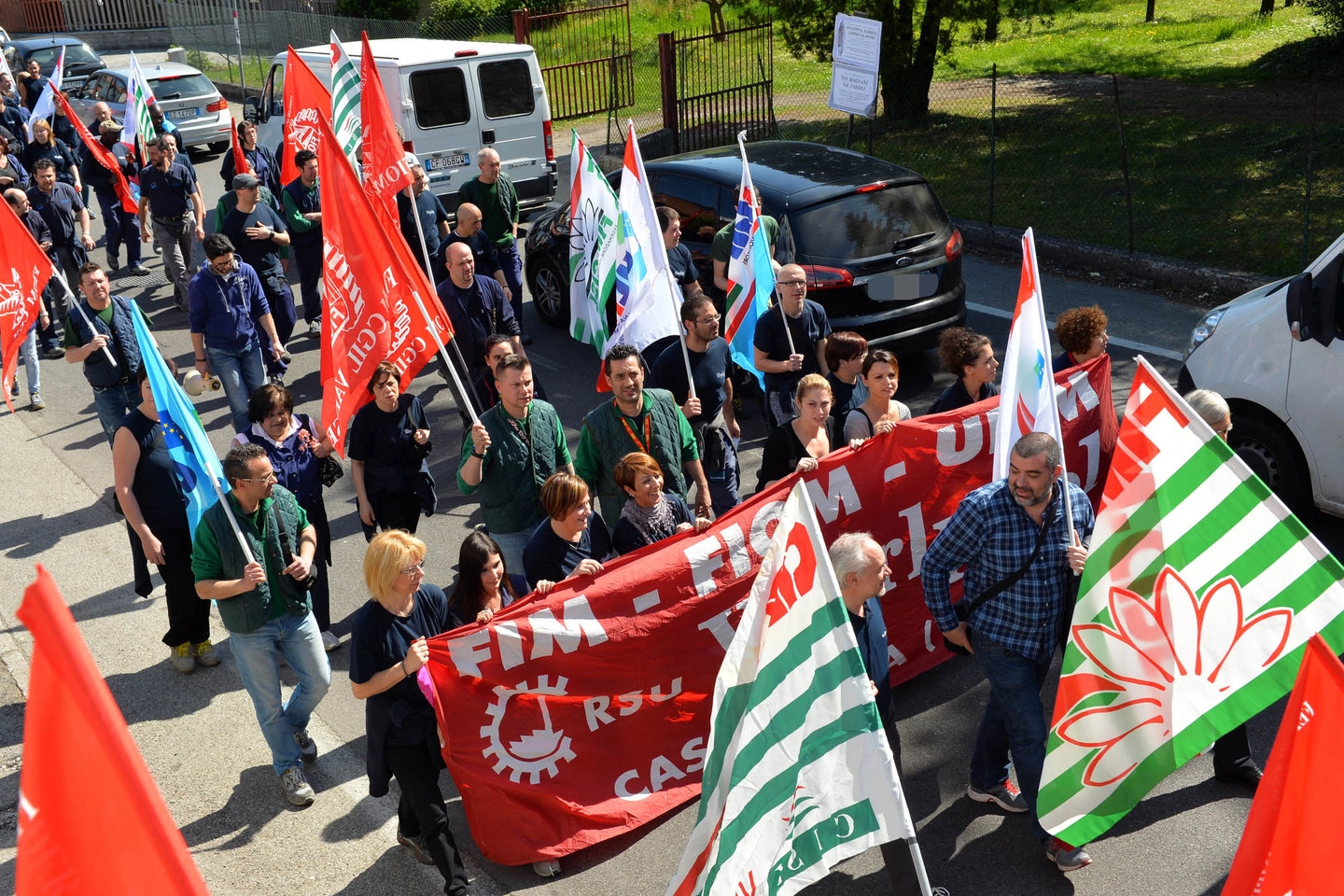 Manifestazione dei lavoratori Whirlpool a Biandronno