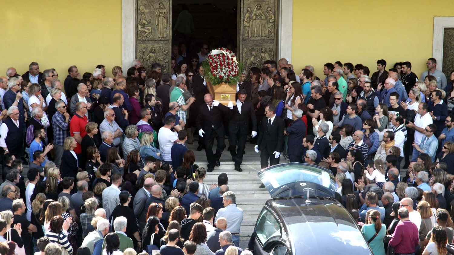 Il funerale di Pietro Serafini (Foto La Bolognese)