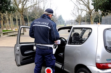 Poliziotti sospesi per tortura a Sassuolo: tornano in servizio