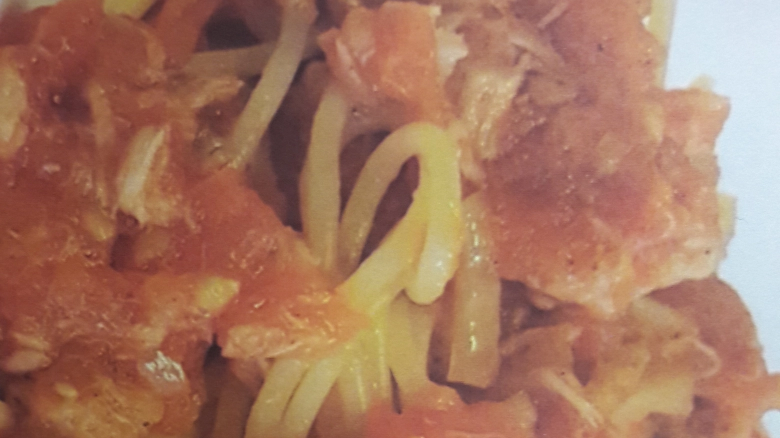Spaghetti col tonno alla bolognese