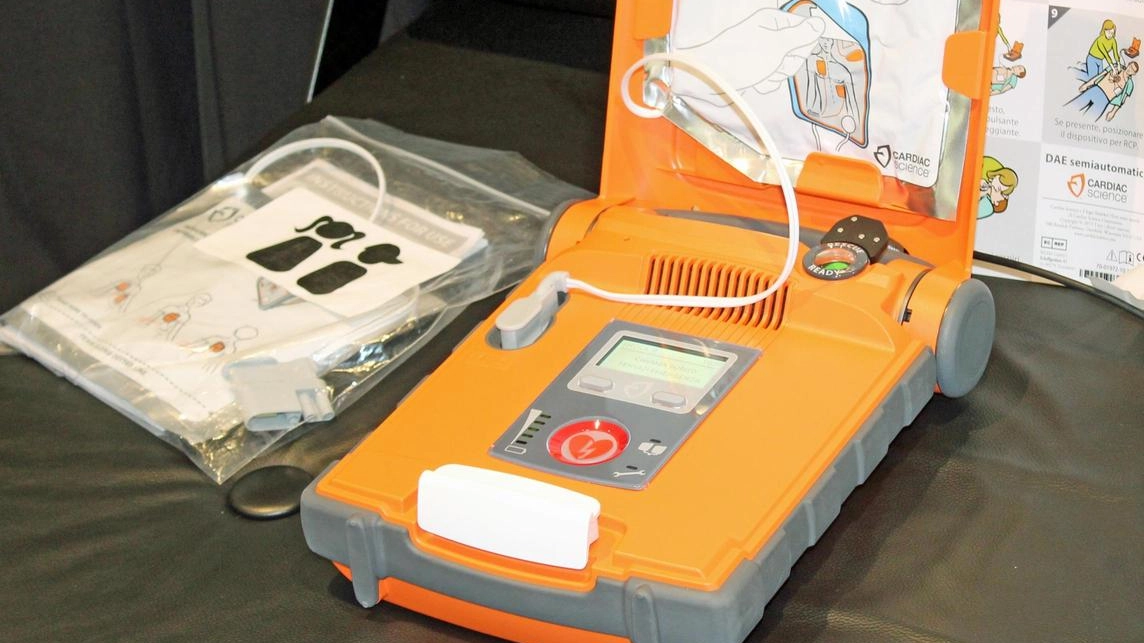 Defibrillatore  in dono dalle Acli  a tre località