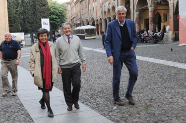Romano Prodi, la moglie Flavia e l’ultimo sorriso sul sentiero per Assisi