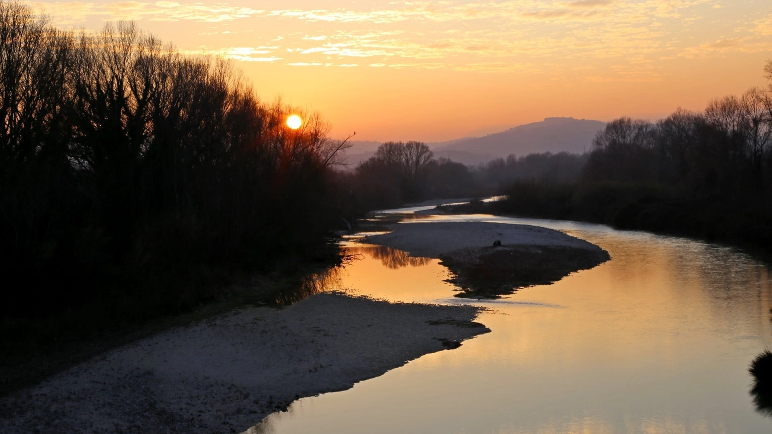 Il tramonto sul fiume Esino farà da scenografia