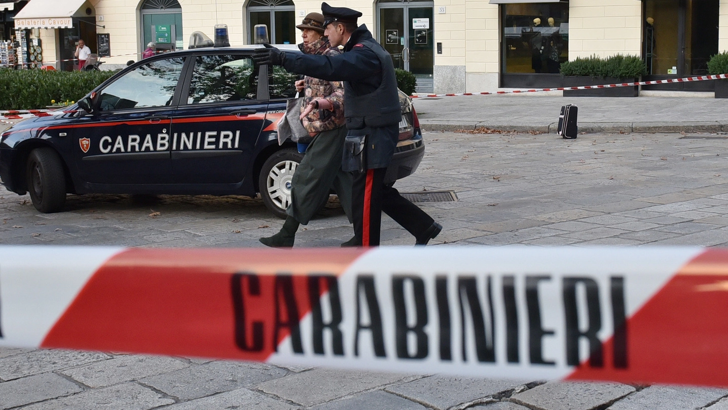 Indagano i carabinieri per il falso allarme bomba (foto archivio)