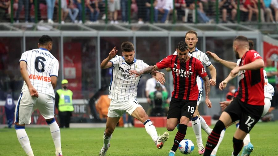 Il gol di Theo Hernandez in Milan-Atalanta (Ansa)