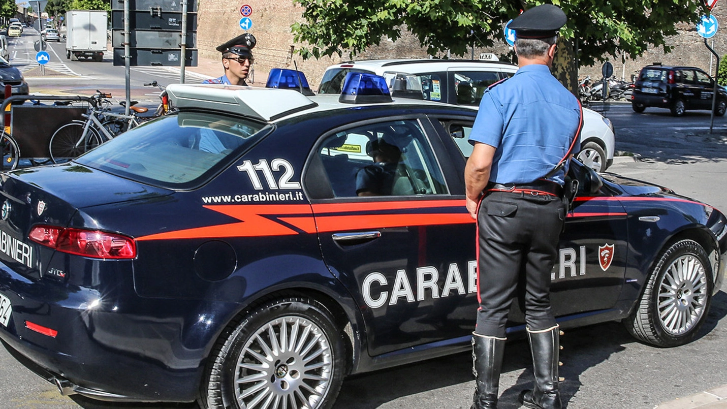 I Carabinieri hanno stroncato l’attività di prostituzione minorile: arrestati i presunti organizzatori e denunciati 4 ‘clienti’