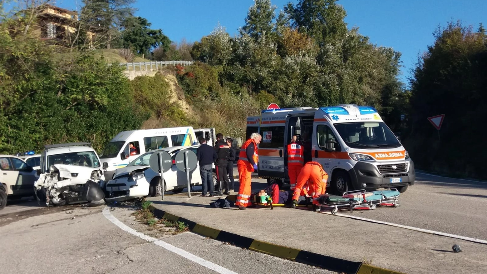L'incidente di Montegiorgio (Foto Zeppilli)