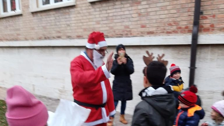 Arriva un Babbo Natale del cuore  Un giorno a porte aperte nella scuola   Braghini Rossetti di Pontelagoscuro    