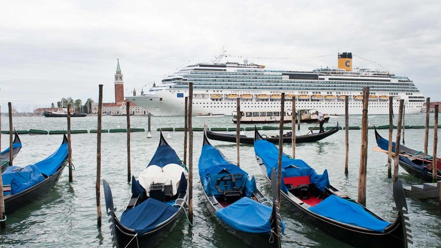 Venezia stop alle grandi navi nel bacino di San Marco