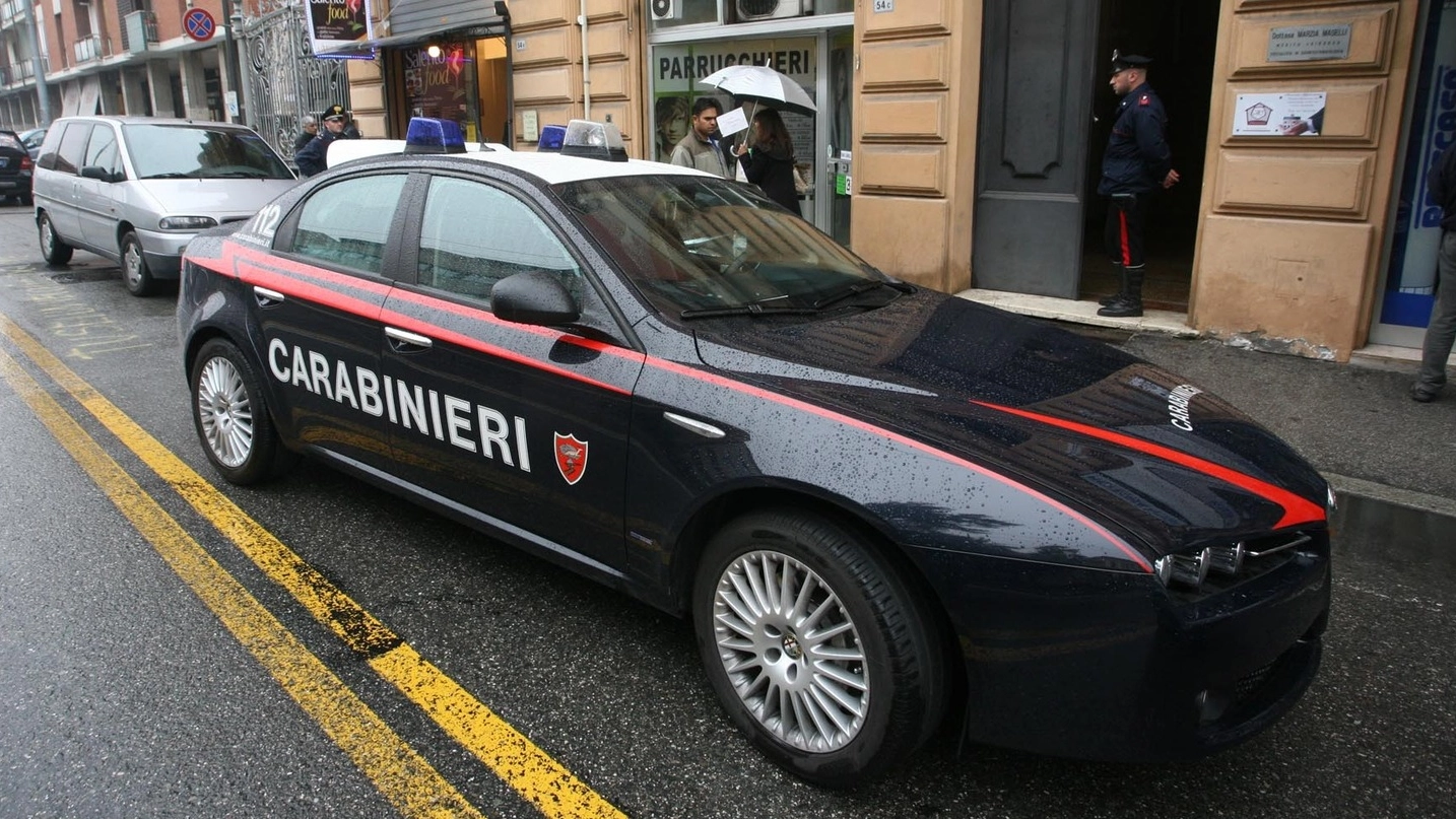 I carabinieri in via Massarenti