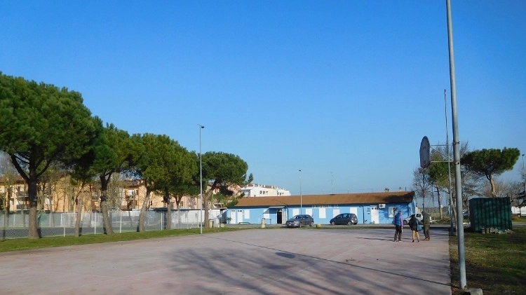 La piastra polivalente a servizio del centro sportivo di Fornace Zarattini.
