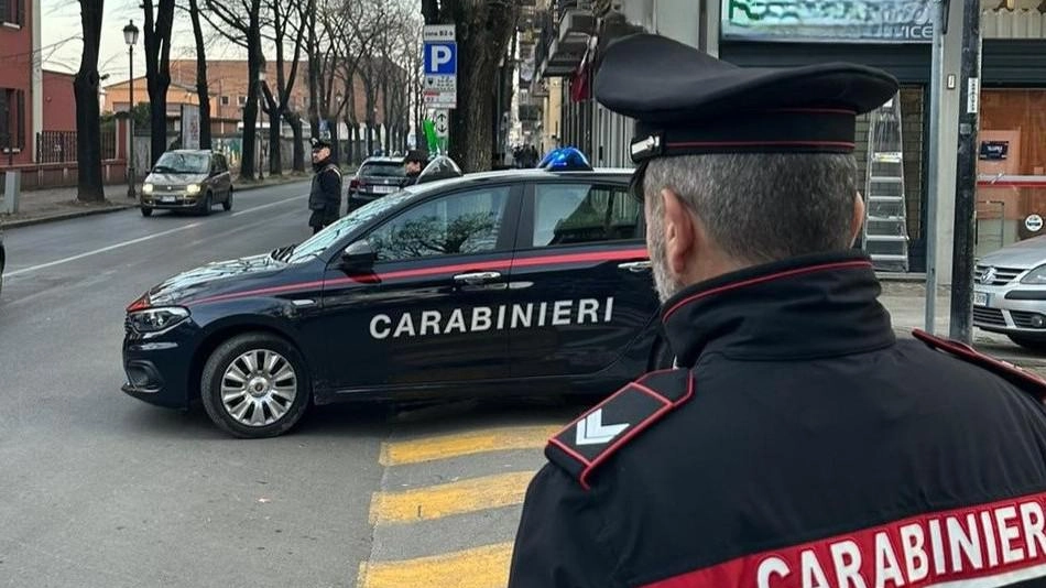 Si ’scambiano’ la dose  davanti ai carabinieri