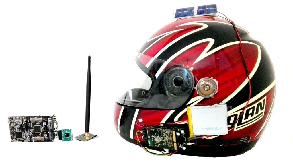 Il prototipo del casco smart Shelmet 