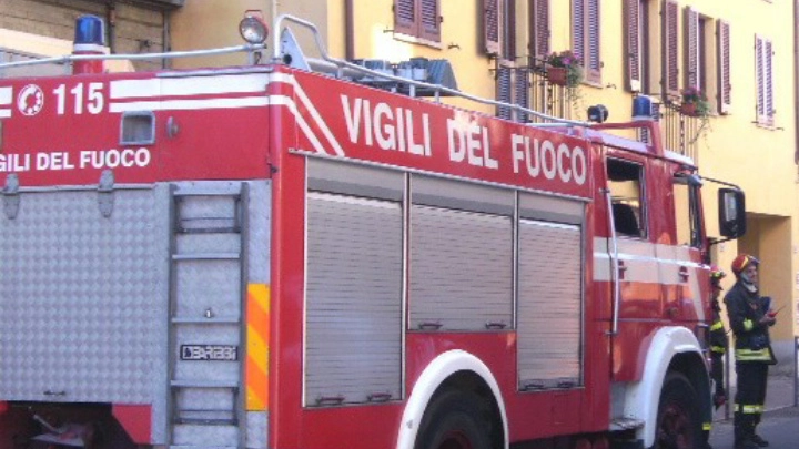 I vigili del fuoco sono intervenuti stamane in via Dante