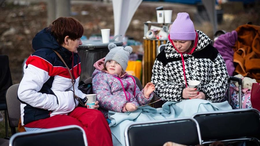 Donne e bambini in fuga dall'Ucraina