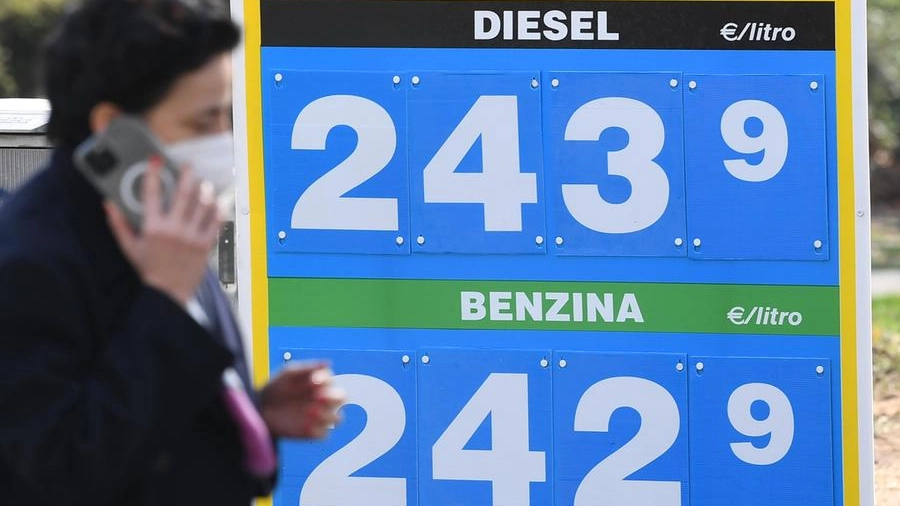 Benzina e diesel: prezzo alle stelle