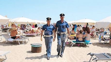 Polizia in spiaggia