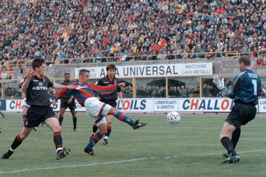 Bologna-Milan 3-0: Baggio segna il primo gol dei rossoblù (Ansa)