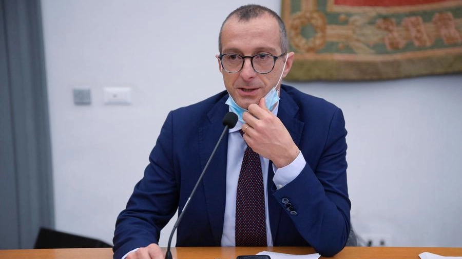 Il sindaco di Pesaro Matteo Ricci: "Green pass per alunni o torniamo in Das)