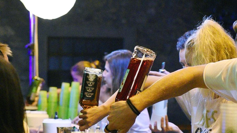 Un cocktail al bar (foto di repertorio)