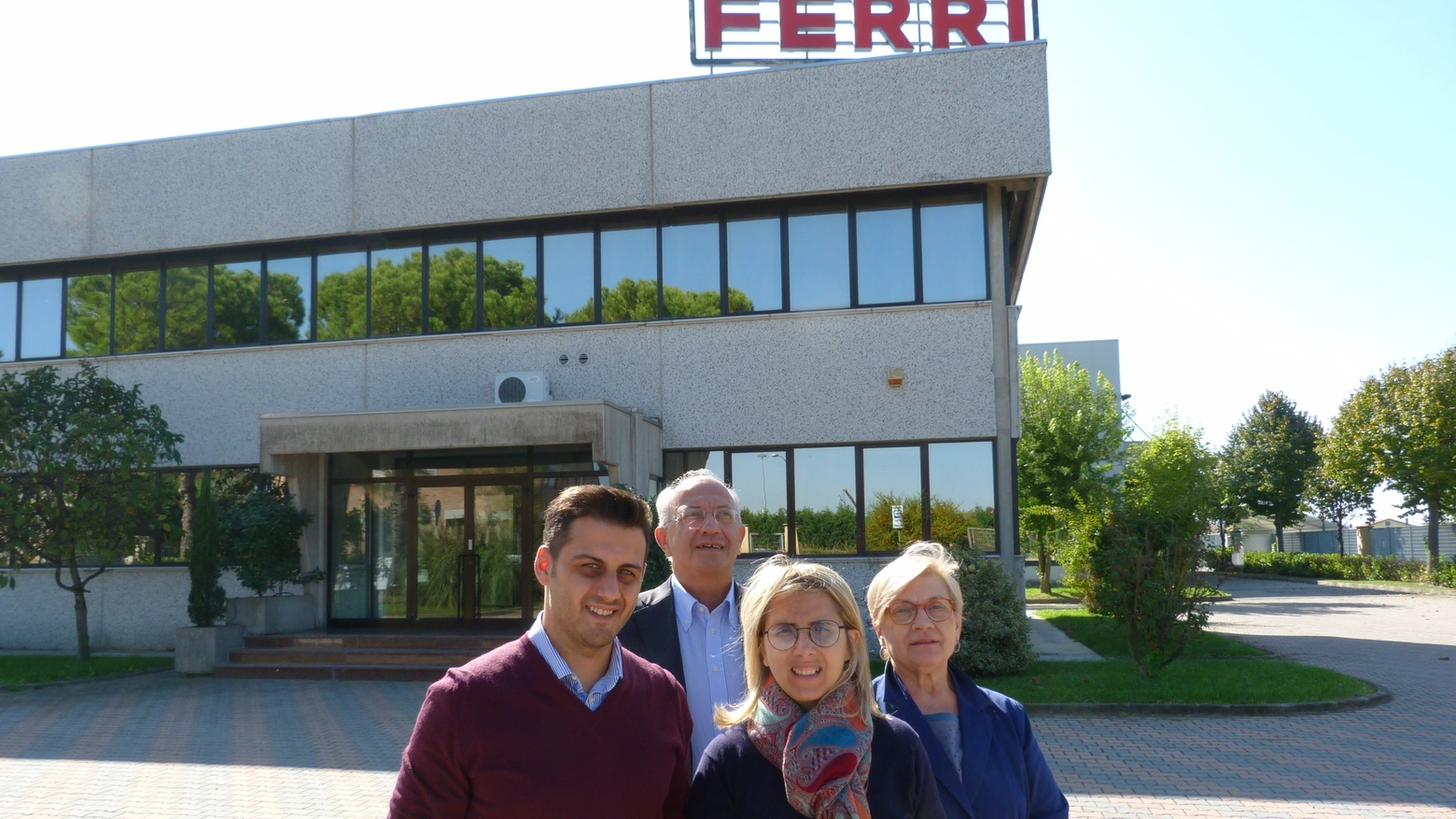 I componenti della famiglia Ferri, la loro azienda è leader del settore