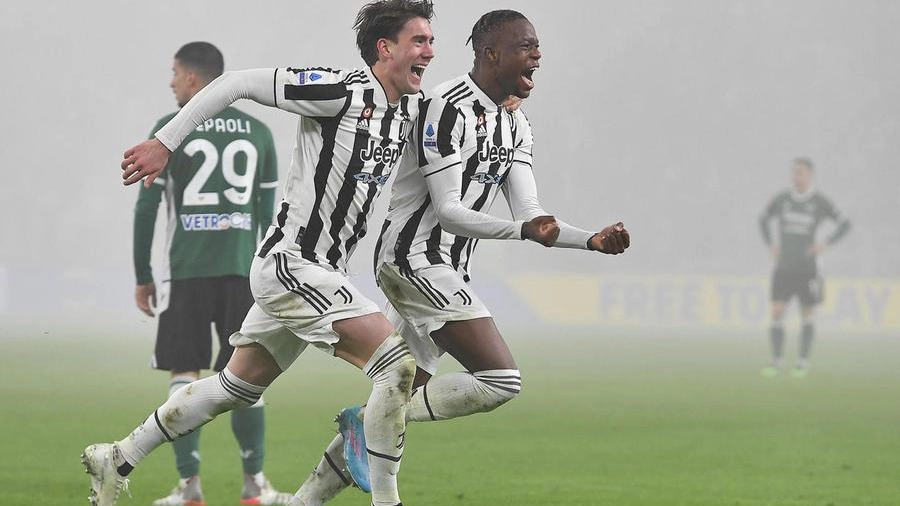 Vlahovic e Zakaria in gol alla prima partita con la Juventus (Ansa) 