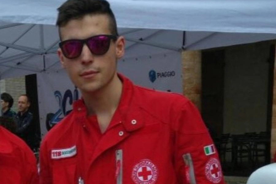 Simone Sartini con la divisa della Croce Rossa