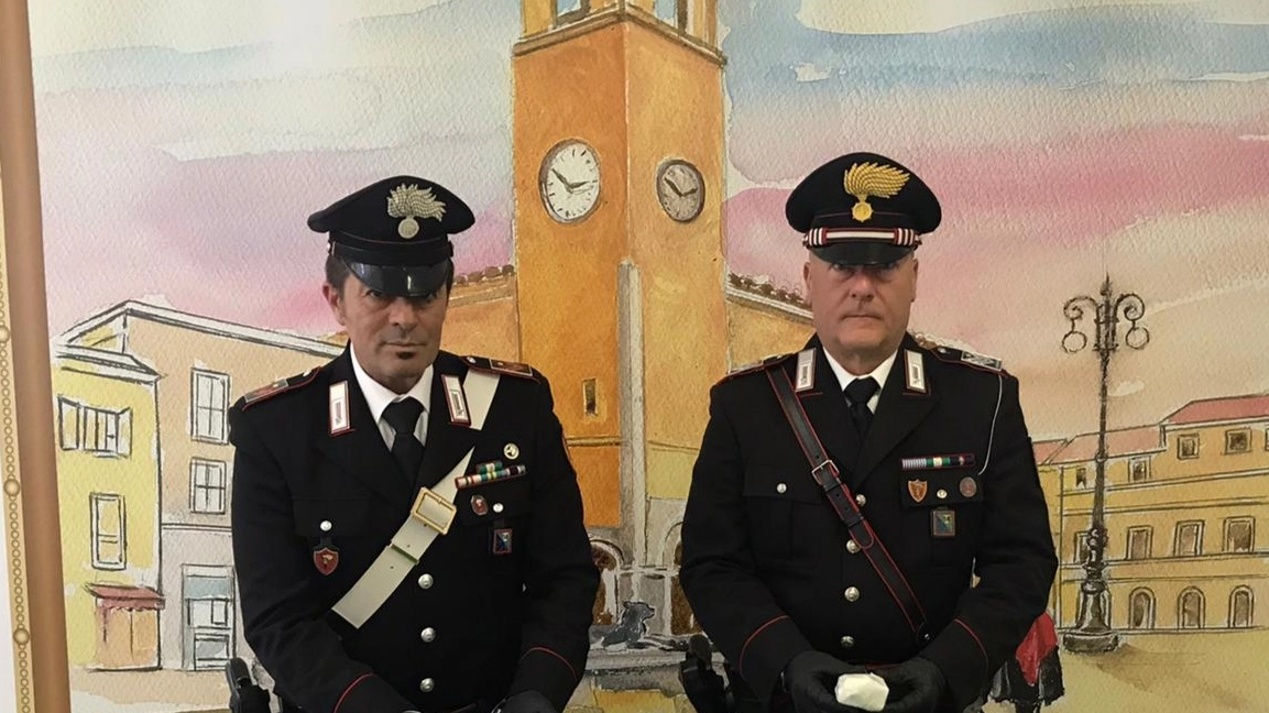 I carabinieri con la cocaina sequestrata