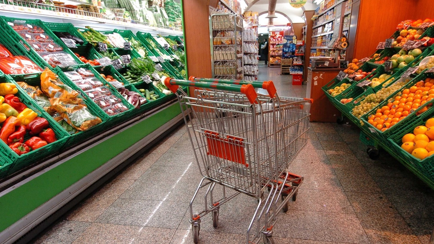 Un supermercato (foto d'archivio Ansa)