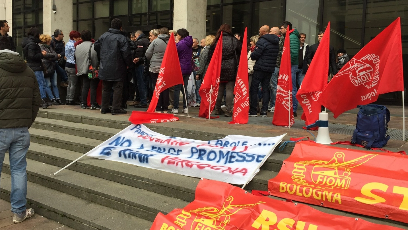 Stampi Group, un momento della protesta dei lavoratori (foto Carusone)