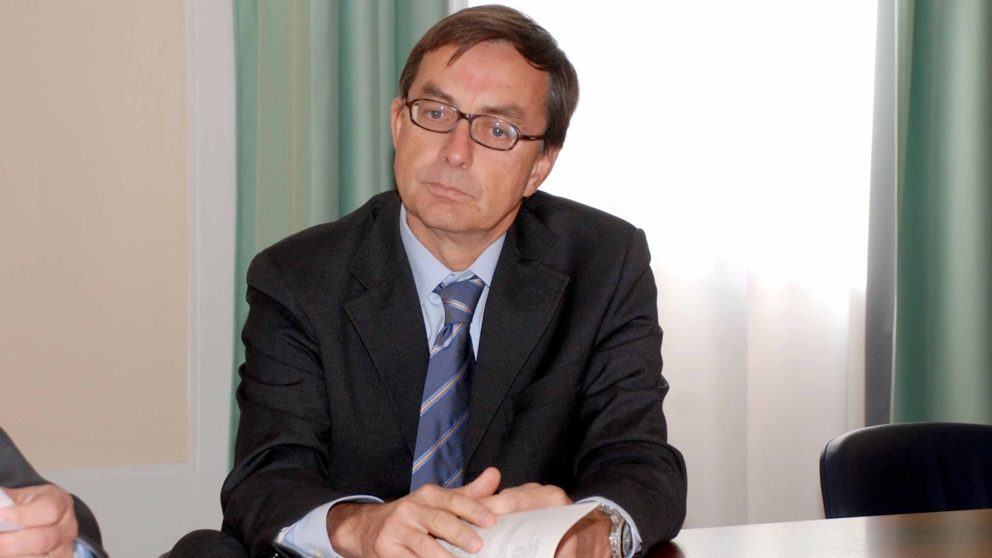 Giacomo De Stefani,  segretario generale della locale Camera di commercio