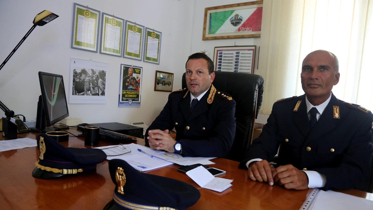 Il primo dirigente Giorgio Di Munno e l’ispettore superiore Paolo Di Masi hanno presentato l’operazione
