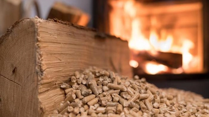 Pellet e legna da ardere: prezzi alle stelle